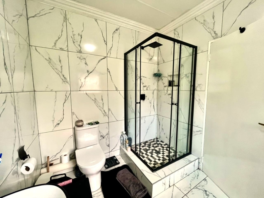 To Let 4 Bedroom Property for Rent in Cashan North West